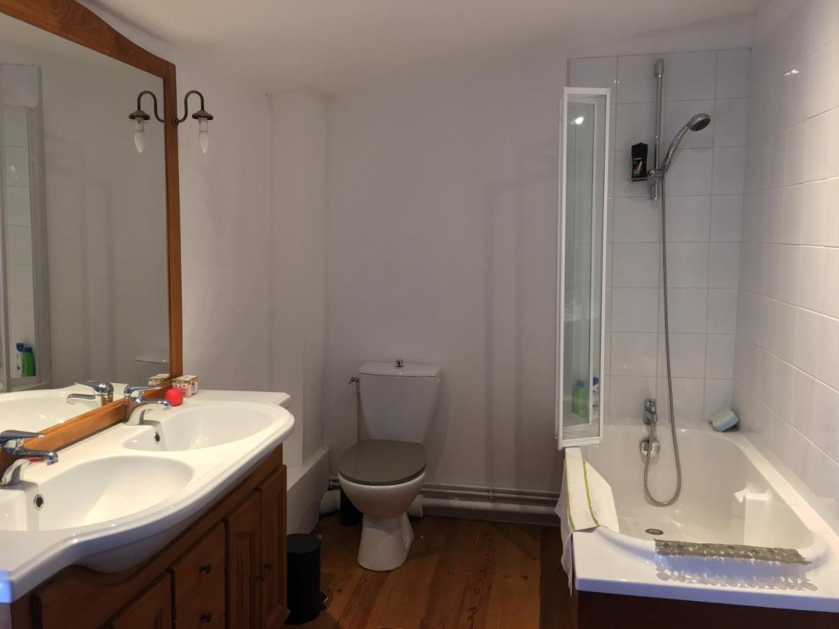 Chambre Sdb Privee Townhouse 26 Chambres D'Hotes Civray Civray  Exterior foto